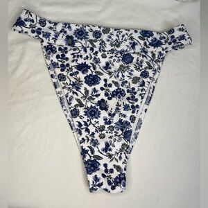 Abercrombie and Fitch floral blue swim bottoms woman’s size small